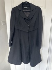 Stunning Ladies 100% Wool Coat