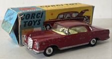 VINTAGE CORGI TOYS 230 MERCEDES-BENZ 220 SE COUPE BURGUNDY DIECAST MODEL BOXED