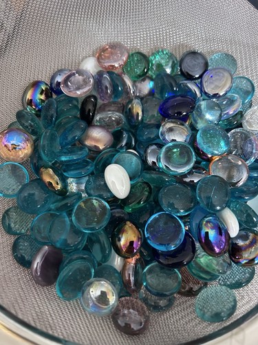 Large amount glass - of,