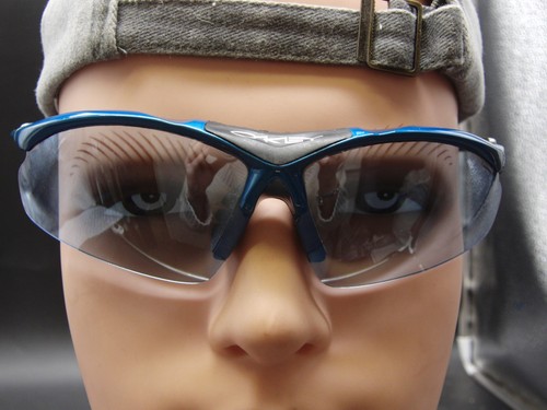 Vintage oakley frame - oakley,