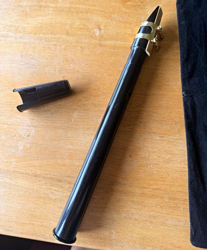 Black resin hole xaphoon - black, 9