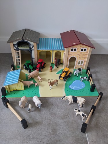 Wooden farmyard - farmyard, (le