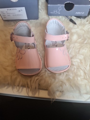 Selling fofito baby sandals - ,