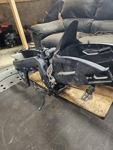 Suzuki gsxr750 frame - suzuki, frame/parts