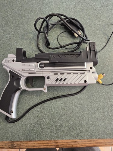Logic3 predator light - predator, gun