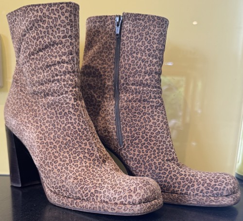 Russel bromley boots - &,