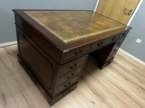 Large antique style - large, captains