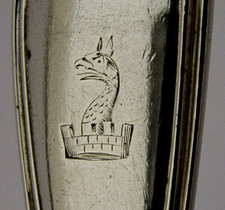 56g VICTORIAN STERLING SILVER GILBERT FAMILY CRESTED SPOON 1860 ENGLISH ANTIQUE