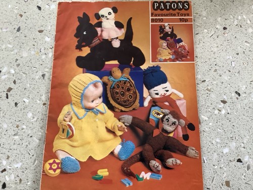 Patons knitting pattern 8010 - patons,