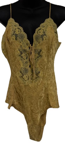 Vintage gold label - gold,