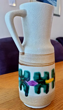 WEST GERMAN BAY KERAMIK VASE. (20 x 9 cm)
