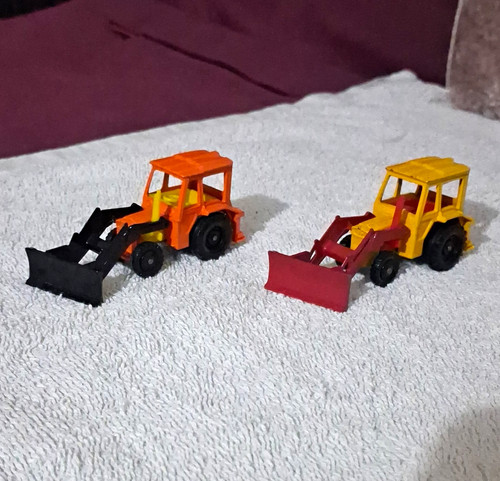 Corgi massey tractors - 2x,