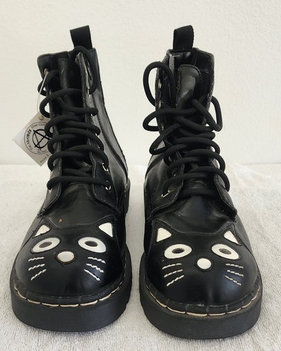 Anarchic black cat - t.u.k.,