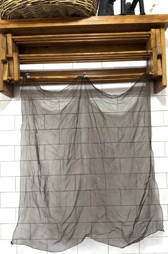 Beautiful vintage sheer - beautiful!,