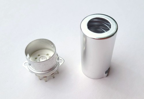 B9a skirted ceramic pin - pin, pcb