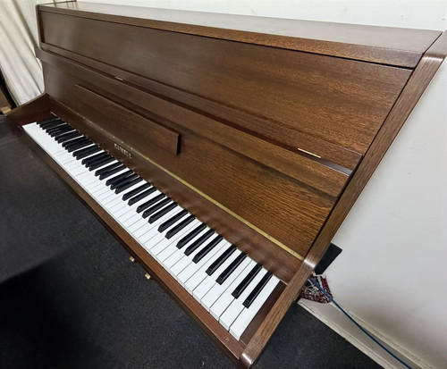 Kemble upright walnut - in,