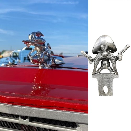 Hood ornament cartoon coyote - hood,