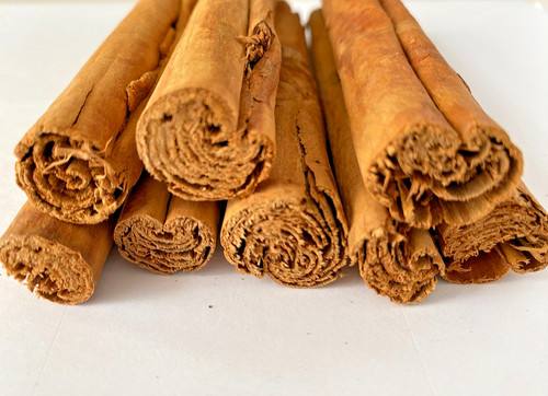 Cinnamon sticks pure sri - sri, lanka