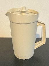 TUPPERWARE Jug With Vacuum