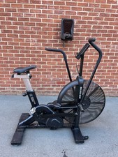 The Bulldog Gear Airbike With 7 Different Workout Programmes