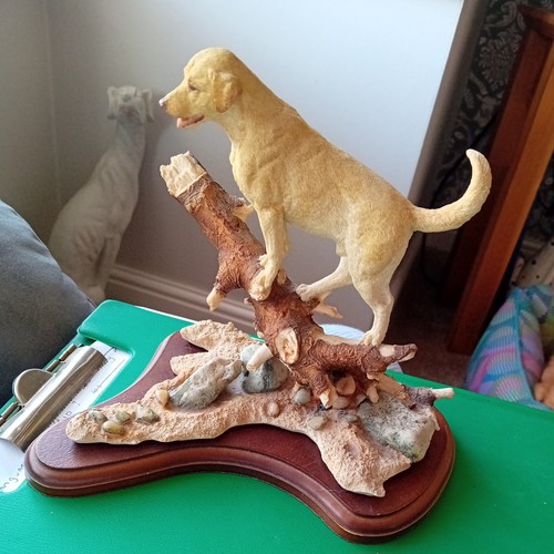 Golden labrador wooden base - golden, on