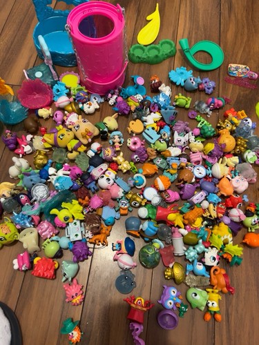 Huge mixed collectible toy - collectible,
