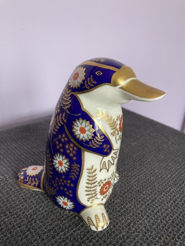 Royal crown derby - crown, paperweight