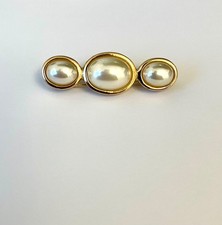 BNWOT  DIOR  Pearl style