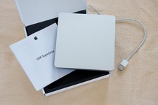 Genuine Apple USB SuperDrive External CD/DVD Burner MD564ZM/A A1379