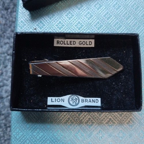 Vintage lion brand - vintage,