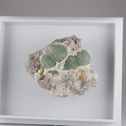 Wavellite mineral specimens