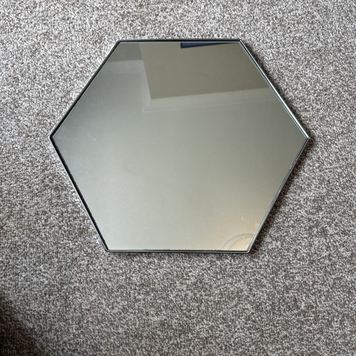 Black metal hexagon wall - metal,