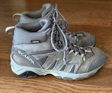 SCARPA Hiking Boots Womens 9