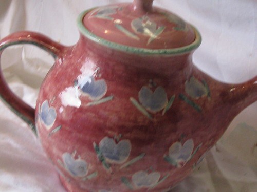 Pretty pink vintage - pretty, teapot