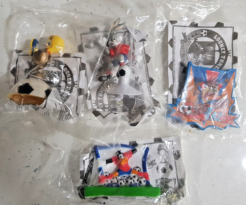Kfc looney tunes soccer - looney, stars