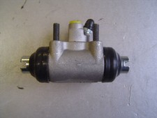 ROVER P5B V8 REAR WHEEL CYLINDER L/H SIDE PART No 561629