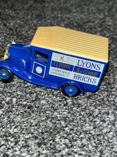 Lledo ford model van lyons - ford, a