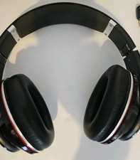 Dr Dre Beats Solo 2 Black Red Over The Ear Headphones comes with black case 