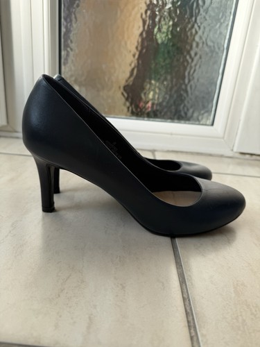 Navy court shoes size 6 - ,