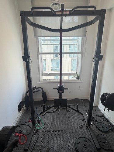 Power rack with - rack, pulley