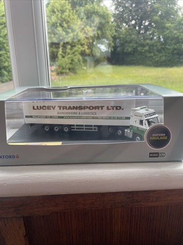 Oxford diecast lucey transport - lucey,