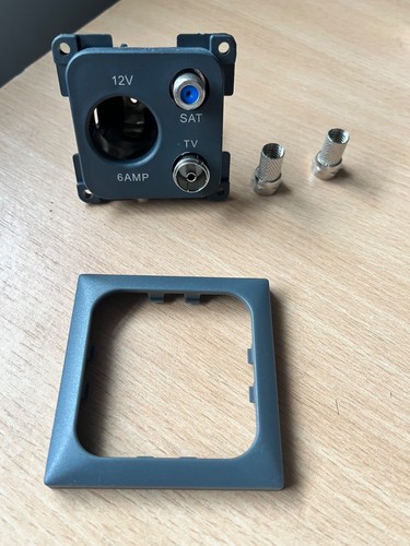Aerial 12v satellite socket - &,