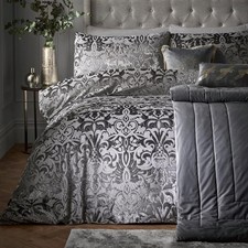 Laurence Llewelyn-Bowen -