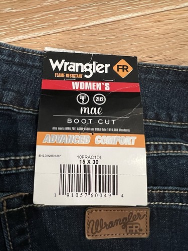 Nwt women wrangler s - women’s, wrangler’s