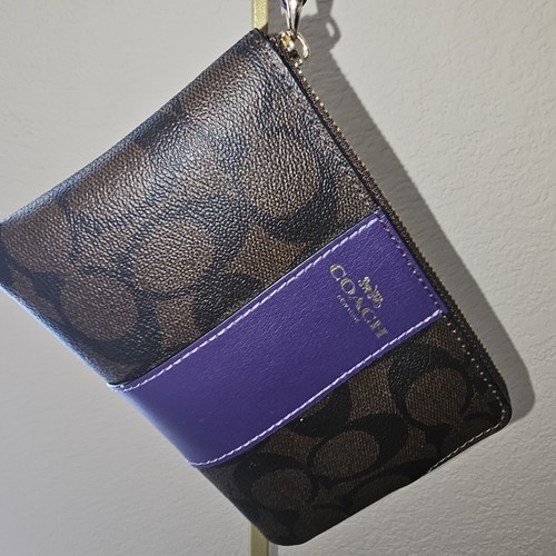 Coach signature zip wristlet - signature,
