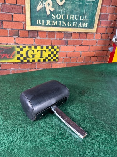 Headrest triumph tr6 - headrest,