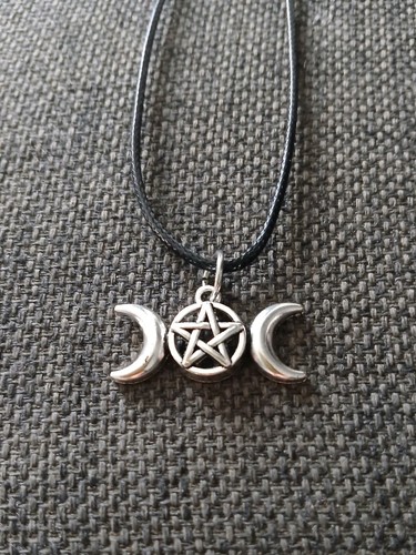 Witchy pentagram triple moon - triple,