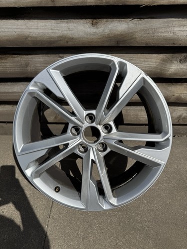 Genuine audi 83a s - 1,