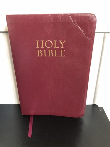 Holy bible new king james - bible.,