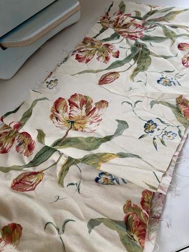 Colefax fowler delft tulips - colefax,